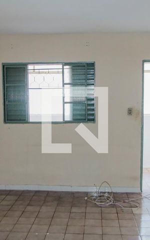Casa para alugar com 60m², 1 quarto e sem vaga Casa para alugar com 60m², 1 quarto e sem vagaSala