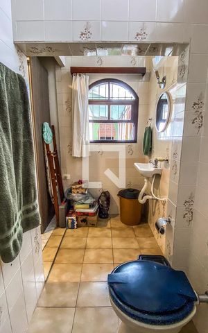 Casa à venda com 400m², 6 quartos e 2 vagasCasa 1 - Suite - Banheiro