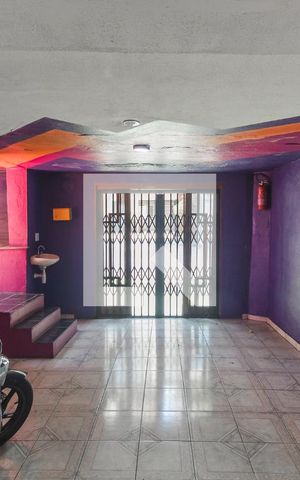 Casa à venda com 192m², 3 quartos e 1 vaga Casa à venda com 192m², 3 quartos e 1 vagaGaragem