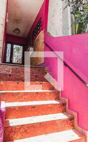 Casa à venda com 192m², 3 quartos e 1 vaga Casa à venda com 192m², 3 quartos e 1 vagaEscada de acesso