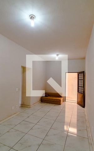 Casa à venda com 120m², 3 quartos e 2 vagas Casa à venda com 120m², 3 quartos e 2 vagasSala