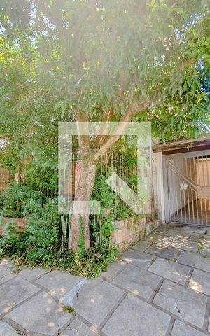 Casa à venda com 120m², 3 quartos e 2 vagas Casa à venda com 120m², 3 quartos e 2 vagasFachada do Sobrado