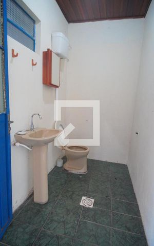 Casa à venda com 178m², 3 quartos e 1 vaga Casa à venda com 178m², 3 quartos e 1 vagaBanheiro 2