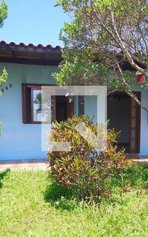 Casa à venda com 178m², 3 quartos e 1 vaga Casa à venda com 178m², 3 quartos e 1 vagaFachada