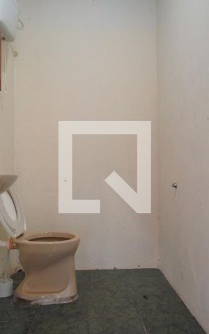 Casa à venda com 178m², 3 quartos e 1 vaga Casa à venda com 178m², 3 quartos e 1 vagaBanheiro 2