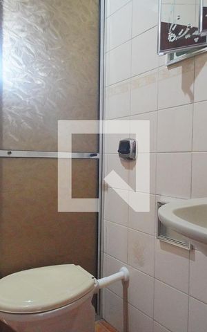Casa à venda com 178m², 3 quartos e 1 vaga Casa à venda com 178m², 3 quartos e 1 vagaBanheiro 1