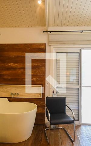 Casa de condomínio à venda com 200m², 4 quartos e 2 vagas Casa de condomínio à venda com 200m², 4 quartos e 2 vagasBanheiro Suíte 3