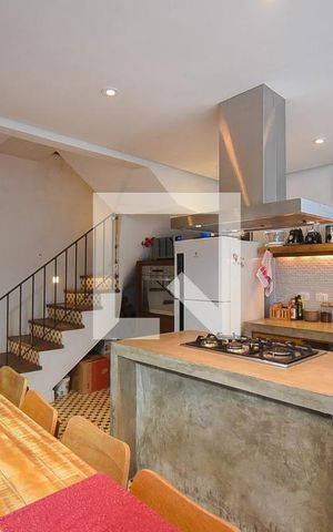 Casa de condomínio à venda com 200m², 4 quartos e 2 vagas Casa de condomínio à venda com 200m², 4 quartos e 2 vagasCozinha