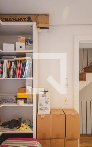 Casa de condomínio à venda com 200m², 4 quartos e 2 vagas Casa de condomínio à venda com 200m², 4 quartos e 2 vagasSuíte 1