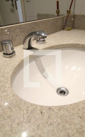 Apartamento à venda com 70m², 2 quartos e 1 vaga Apartamento à venda com 70m², 2 quartos e 1 vagaBanheiro da Suíte
