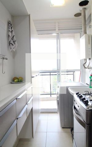 Apartamento à venda com 70m², 2 quartos e 1 vaga Apartamento à venda com 70m², 2 quartos e 1 vagaCozinha e Área de Serviço