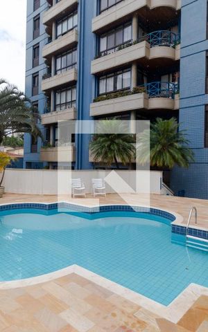 Apartamento à venda com 145m², 3 quartos e 2 vagas Apartamento à venda com 145m², 3 quartos e 2 vagasÁrea comum - Piscina