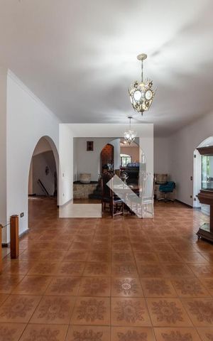 Casa para alugar com 350m², 3 quartos e 6 vagas Casa para alugar com 350m², 3 quartos e 6 vagasSala de Jogos
