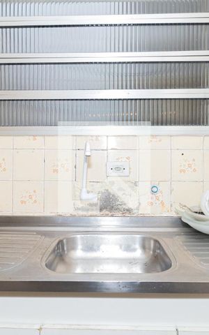 Casa à venda com 70m², 3 quartos e sem vaga Casa à venda com 70m², 3 quartos e sem vagaCozinha