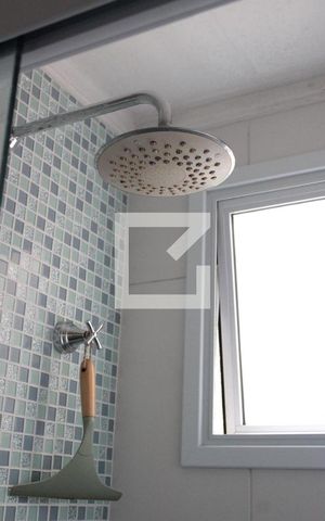 Apartamento à venda com 57m², 2 quartos e 1 vaga Apartamento à venda com 57m², 2 quartos e 1 vagaDetalhe do banheiro