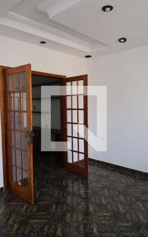 Casa à venda com 339m², 5 quartos e 1 vagaQuarto 1