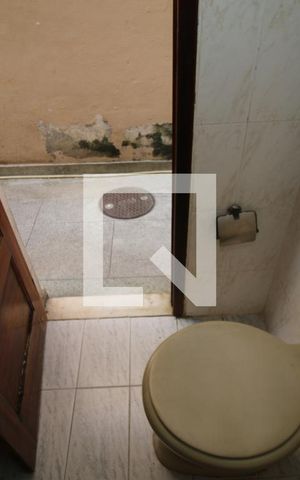 Casa à venda com 339m², 5 quartos e 1 vagaBanheiro Externo