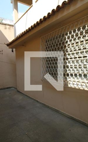 Casa à venda com 339m², 5 quartos e 1 vagaÁrea comum - Fundos