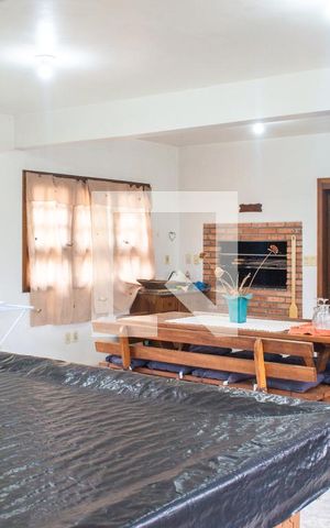 Casa à venda com 267m², 3 quartos e 1 vaga Casa à venda com 267m², 3 quartos e 1 vagaÁrea Externa