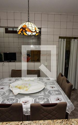 Casa à venda com 226m², 4 quartos e 1 vaga Casa à venda com 226m², 4 quartos e 1 vagaSala de Jantar