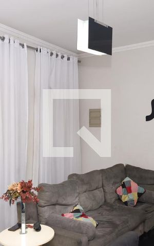Casa à venda com 100m², 2 quartos e 2 vagasSala