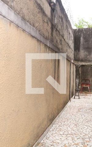 Casa à venda com 100m², 2 quartos e 2 vagasCorredor lateral