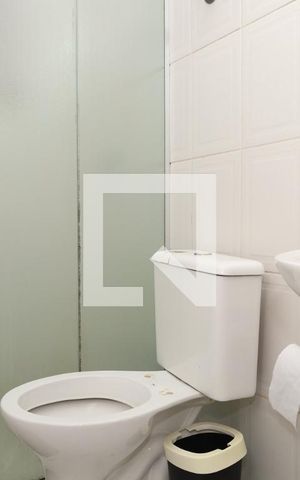 Casa à venda com 100m², 2 quartos e 2 vagasBanheiro 1