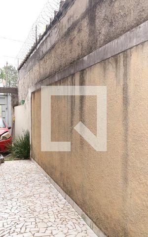 Casa à venda com 100m², 2 quartos e 2 vagasCorredor lateral