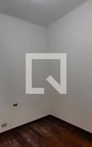 Casa à venda com 200m², 6 quartos e 1 vaga Casa à venda com 200m², 6 quartos e 1 vagaQuarto 3