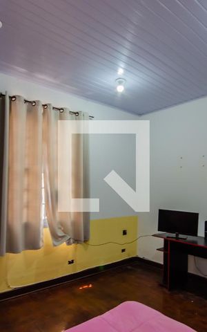 Casa à venda com 200m², 6 quartos e 1 vaga Casa à venda com 200m², 6 quartos e 1 vagaQuarto 1