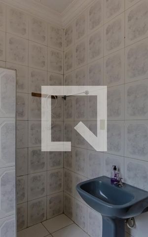 Casa à venda com 200m², 6 quartos e 1 vaga Casa à venda com 200m², 6 quartos e 1 vagaBanheiro Social