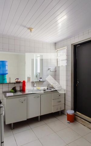 Casa à venda com 200m², 6 quartos e 1 vaga Casa à venda com 200m², 6 quartos e 1 vagaCozinha