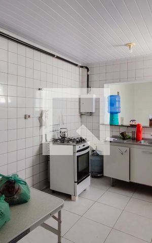 Casa à venda com 200m², 6 quartos e 1 vaga Casa à venda com 200m², 6 quartos e 1 vagaCozinha