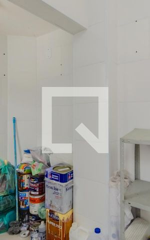Casa à venda com 200m², 6 quartos e 1 vaga Casa à venda com 200m², 6 quartos e 1 vagaQuarto de Serviço