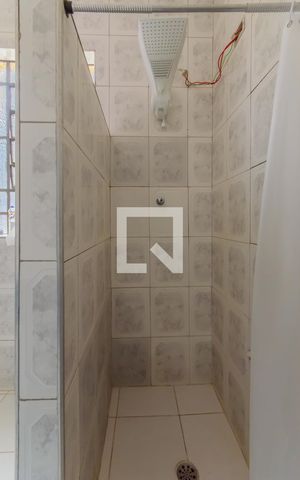 Casa à venda com 200m², 6 quartos e 1 vaga Casa à venda com 200m², 6 quartos e 1 vagaBanheiro Social