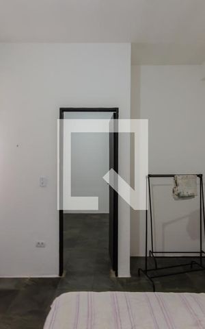 Casa à venda com 200m², 6 quartos e 1 vaga Casa à venda com 200m², 6 quartos e 1 vagaSuíte
