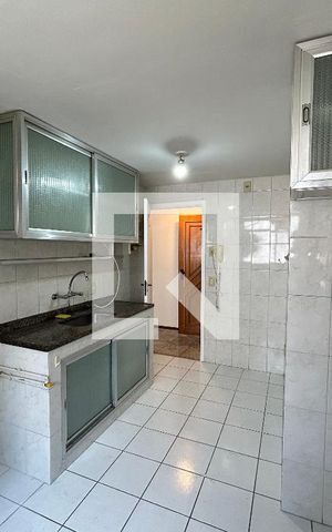 Apartamento à venda com 85m², 2 quartos e 1 vagaCozinha