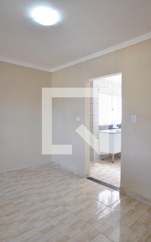 Casa para alugar com 72m², 2 quartos e 1 vagaSala