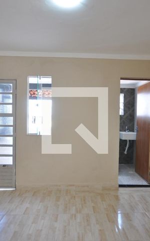 Casa para alugar com 72m², 2 quartos e 1 vagaSala