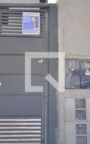 Casa para alugar com 72m², 2 quartos e 1 vagaFachada