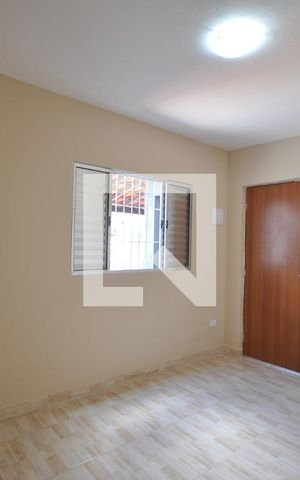 Casa para alugar com 72m², 2 quartos e 1 vagaQuarto 1