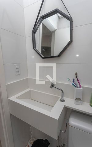 Apartamento à venda com 84m², 3 quartos e 1 vaga Apartamento à venda com 84m², 3 quartos e 1 vagaBanheiro social