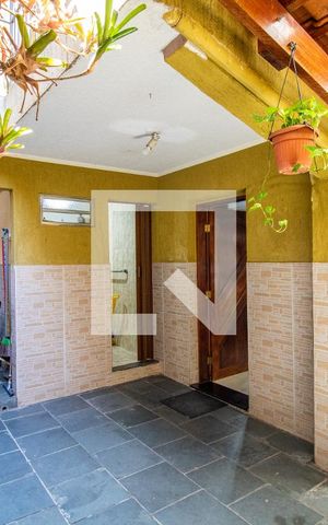 Casa para alugar com 240m², 4 quartos e 3 vagas Casa para alugar com 240m², 4 quartos e 3 vagasQuintal