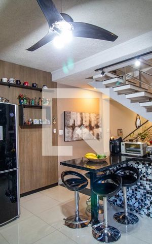 Casa para alugar com 240m², 4 quartos e 3 vagas Casa para alugar com 240m², 4 quartos e 3 vagasCozinha