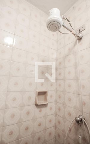Casa à venda com 95m², 2 quartos e sem vaga Casa à venda com 95m², 2 quartos e sem vagaBanheiro