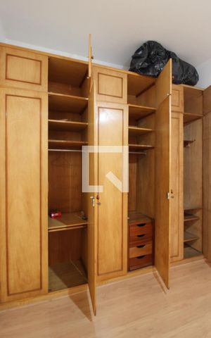 Casa à venda com 95m², 2 quartos e sem vaga Casa à venda com 95m², 2 quartos e sem vagaQuarto 1 - Armários