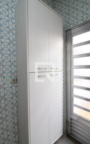 Casa à venda com 95m², 2 quartos e sem vaga Casa à venda com 95m², 2 quartos e sem vagaCozinha - Armários