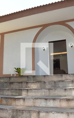 Casa à venda com 1000m², 3 quartos e 6 vagasEntrada