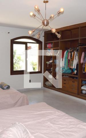 Casa à venda com 1000m², 3 quartos e 6 vagasSuíte 3