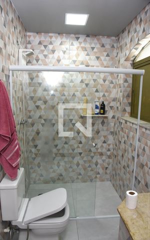 Casa à venda com 1000m², 3 quartos e 6 vagasBanheiro da Suíte 3